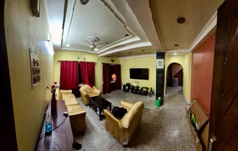 Communal lounge/ TV room, TV and multimedia, Living room, Seating area, Evening entertainment