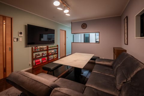 TV and multimedia, Living room, Seating area