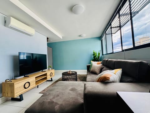 Communal lounge/ TV room, TV and multimedia, Living room, Seating area