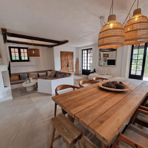 L'abri Côtier on St Cyprien beach House in Zonza