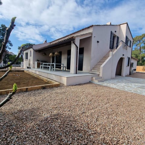L'abri Côtier on St Cyprien beach House in Zonza