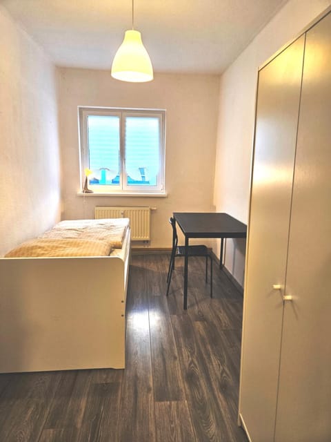 Bed, Photo of the whole room, wardrobe