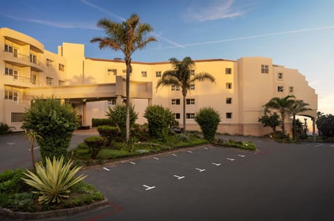 Property building, Facade/entrance, Parking