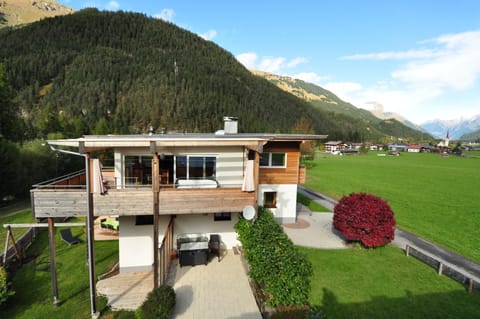 Bird's eye view, Garden view