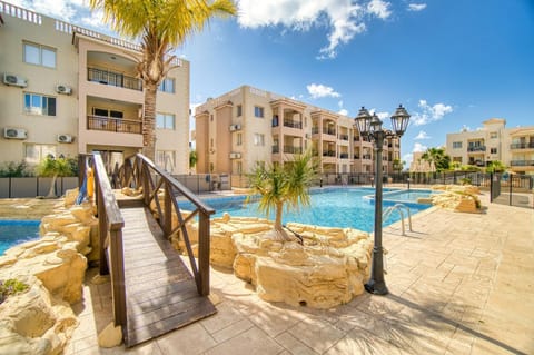 Patio, Swimming pool