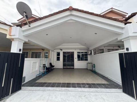 Property building, Day