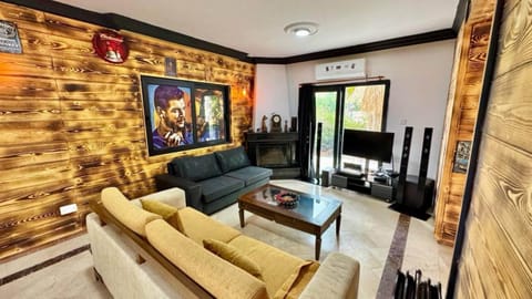 Communal lounge/ TV room, TV and multimedia, Living room, Seating area