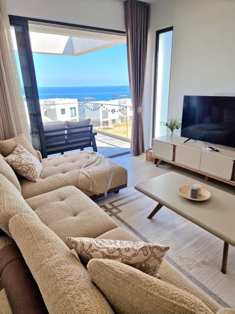 TV and multimedia, View (from property/room), Balcony/Terrace, Living room, Seating area, Sea view