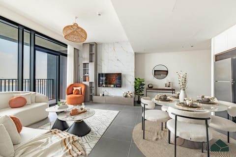 TV and multimedia, Living room, Seating area, Dining area, Evening entertainment