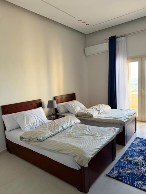 Photo of the whole room, Bedroom, air conditioner