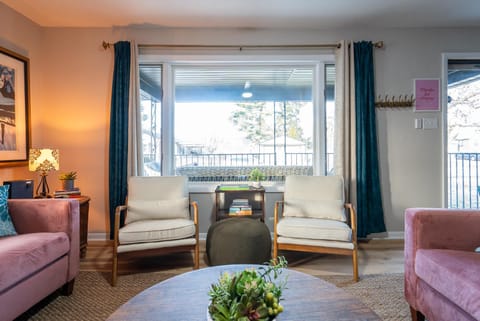 View (from property/room), Living room, Seating area