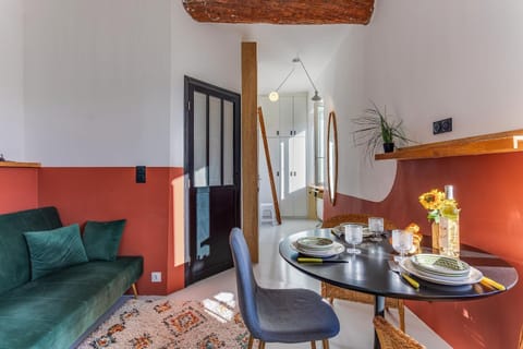 Living room, Dining area