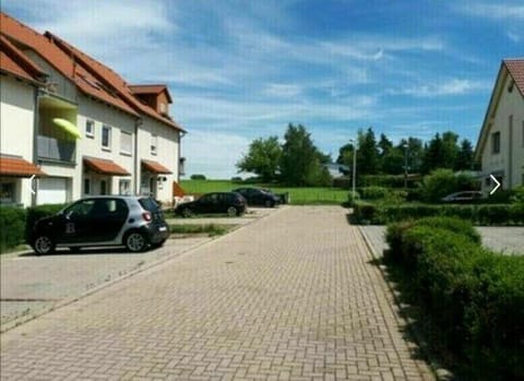 Neighbourhood, Street view, Parking