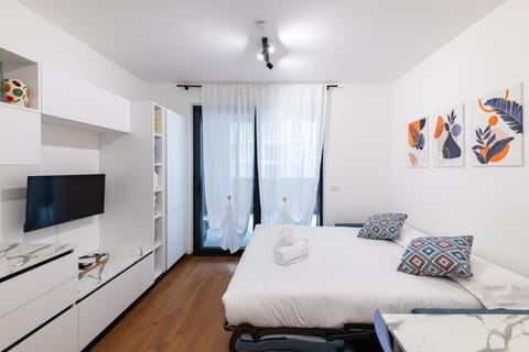 Free Parking New 1BDR with Terrace Apartment in Milan