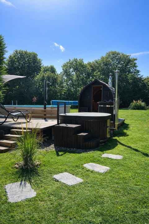 Hot Tub, Sauna, Spa and wellness centre/facilities, Swimming pool, sunbed