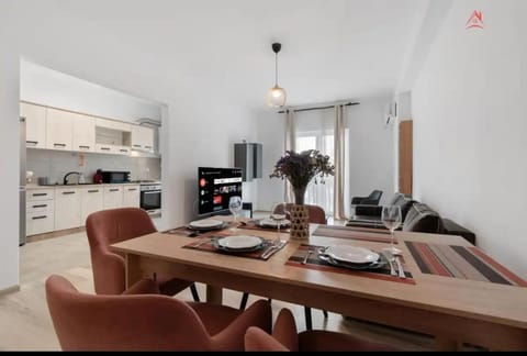 Kitchen or kitchenette, Living room, Seating area, Dining area, dishwasher, oven, stove
