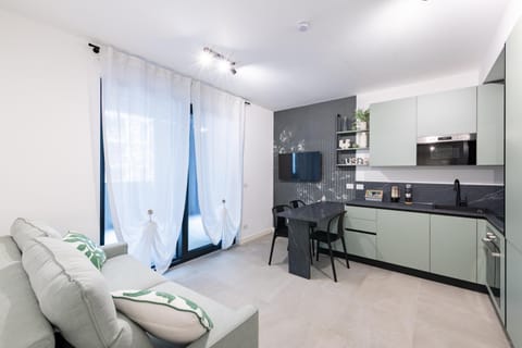 Free Parking New 1BDR with Terrace Apartment in Milan
