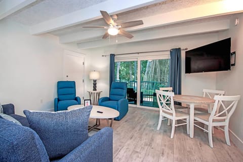 TV and multimedia, Living room, Seating area, Dining area, Evening entertainment