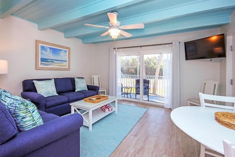 TV and multimedia, Living room, Seating area, Dining area, Evening entertainment