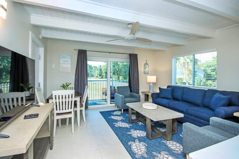 TV and multimedia, Living room, Seating area, Dining area, Evening entertainment