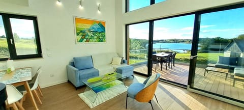 Living room, Lake view