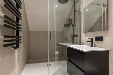 Modern Lower-Ground Apartment in Rotterdam West Apartment in Rotterdam