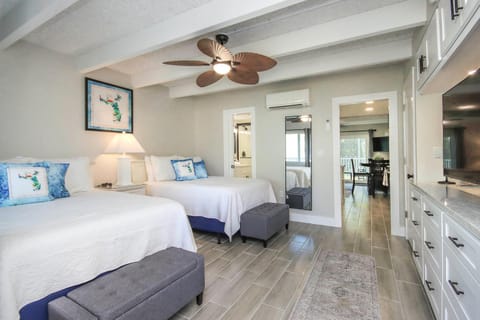 Bed, TV and multimedia, Photo of the whole room, Bedroom, wardrobe