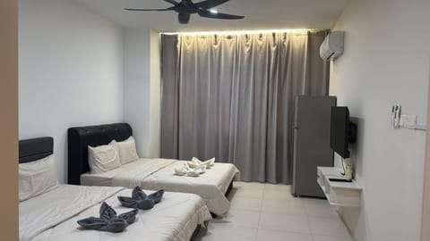 Bed, TV and multimedia, Photo of the whole room, Bedroom, air conditioner