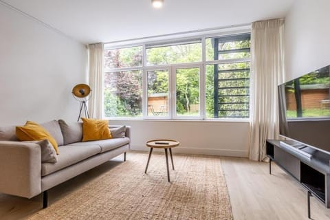 Modern Ground-Floor Apartment with Garden Apartment in Rotterdam