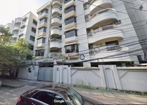 Property building, Facade/entrance, View (from property/room), Street view