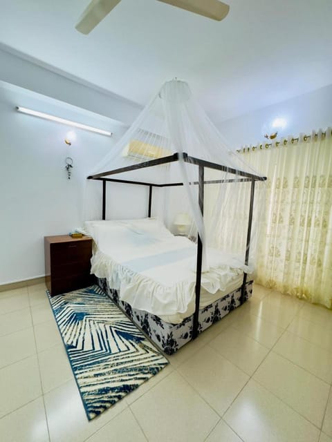 Bed, Photo of the whole room, Bedroom, air conditioner
