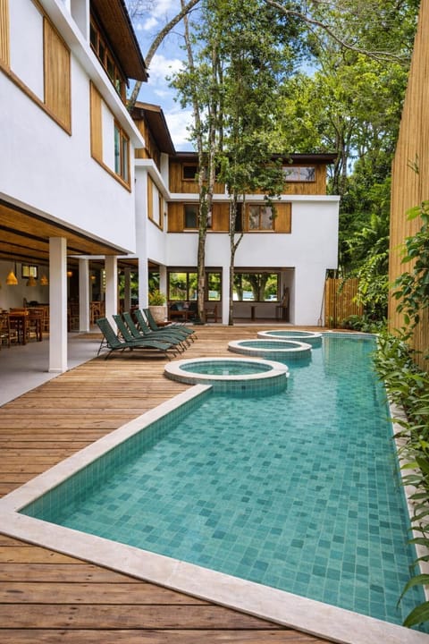 Swimming pool, Breakfast