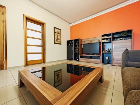 Communal lounge/ TV room, TV and multimedia, Living room
