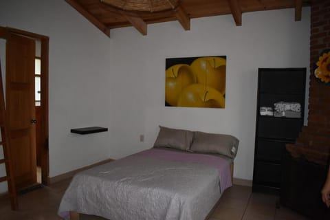 Loft-style cabin in Avandaro Cabin in Valle de Bravo