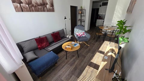 TV and multimedia, Living room, Meals, Meals