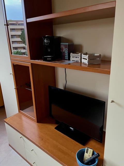 TV and multimedia, Coffee/tea facilities, Internal: Not applicable to any particular room