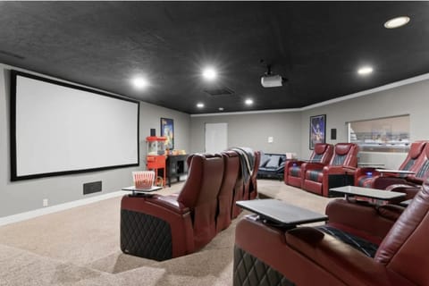 Communal lounge/ TV room