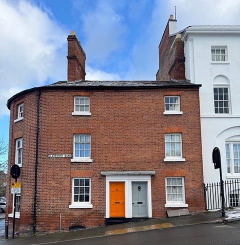 Property building, Location