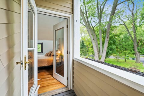 Manor creek Vacation Getaway Navy Family House House in Waukegan