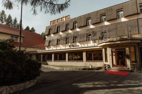 Property building, Day
