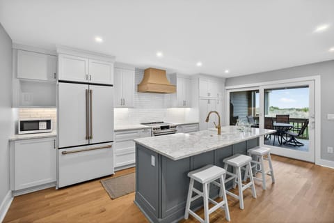 1395 Pelican Watch House in Seabrook Island