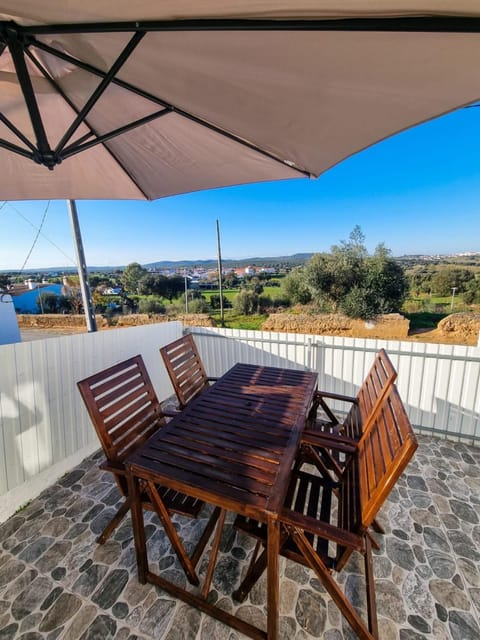Dining area, Quiet street view