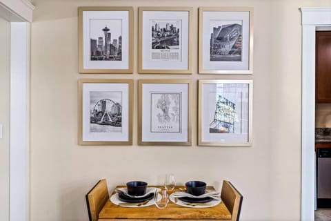 Studio205 - Your PNW Urban Hideaway Apartment in Belltown