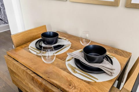 Studio205 - Your PNW Urban Hideaway Apartment in Belltown