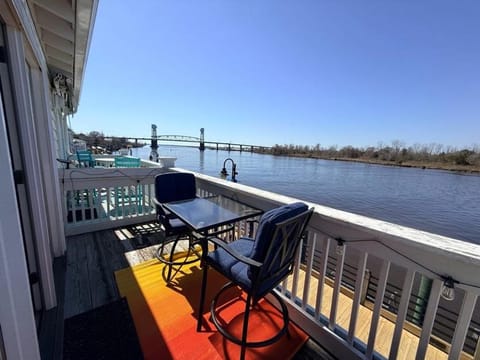 View (from property/room), Balcony/Terrace, Balcony/Terrace, River view