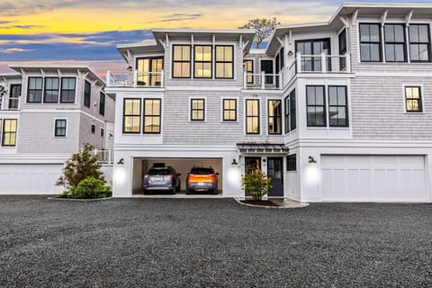 Modern East End 2-BR Home - Steps from the Beach House in Provincetown