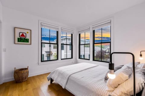 Modern East End 2-BR Home - Steps from the Beach House in Provincetown