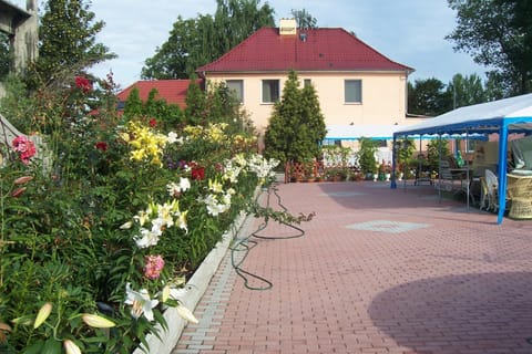 Property building, Spring, Garden