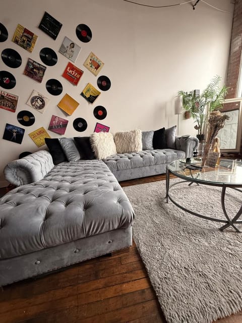 Living room, Seating area