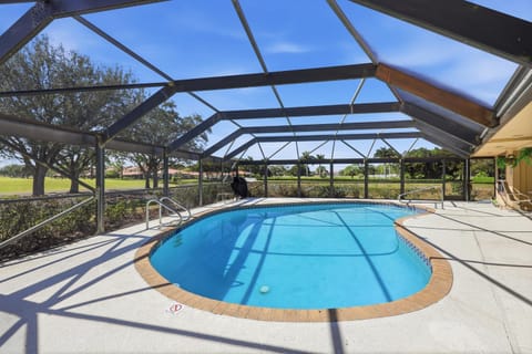 PGA Gated, Golf, Pool, Lakeview, Couples, Families, Sleeps 8 House in Palm Beach Gardens